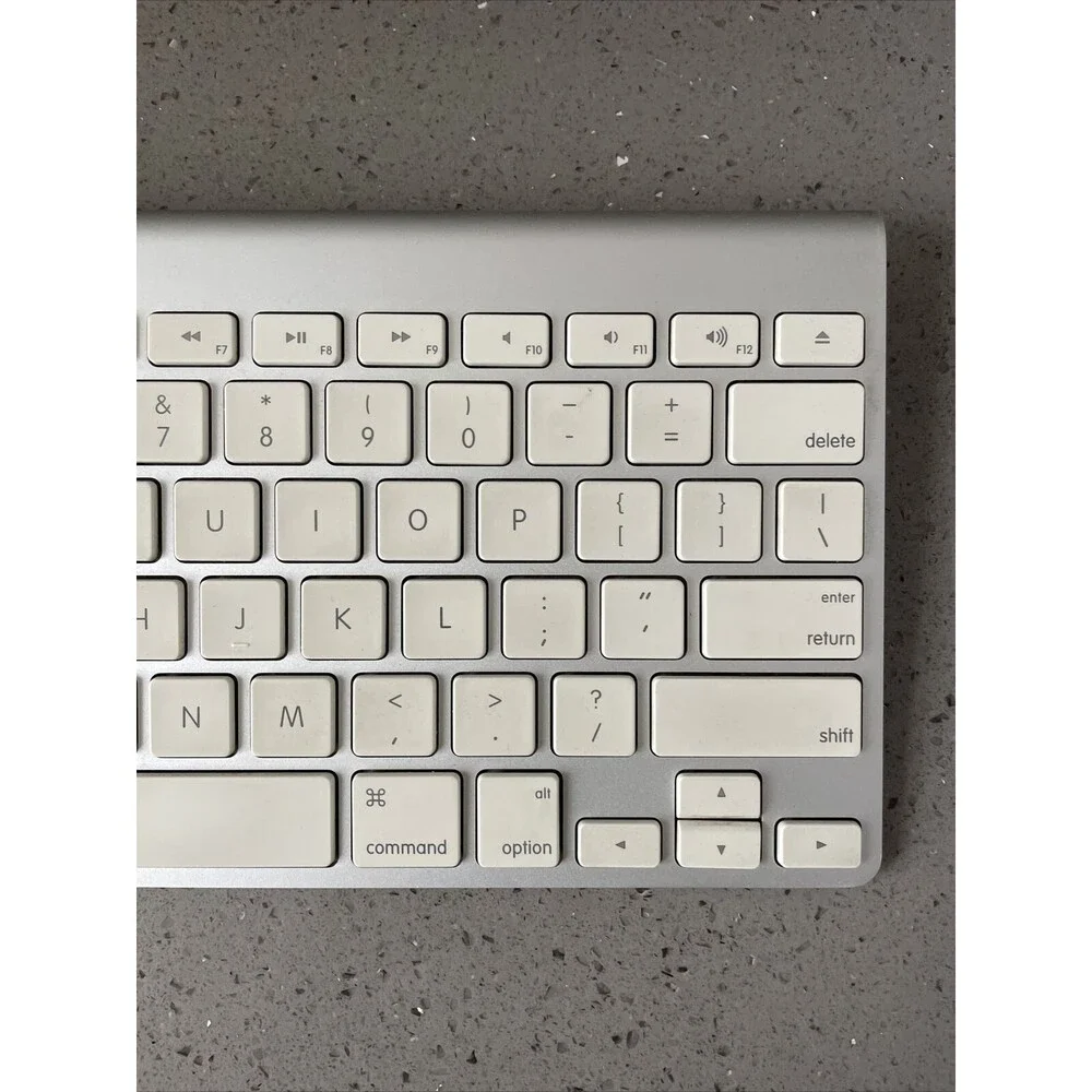 Genuine Apple A1314 wireless bluetooth keyboard not working, AS-IS for parts
